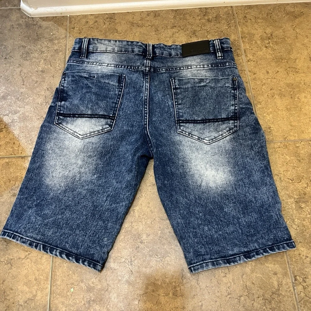 South pole Blue Jean shorts - Size 32 slim - Distressed - Black‎ Stripes - Men's